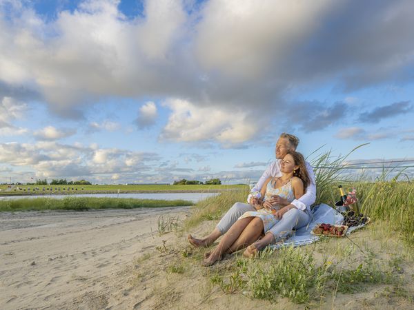 Gemütliche Picknickplätze laden auf der Watt'n Insel zum Verweilen ein.