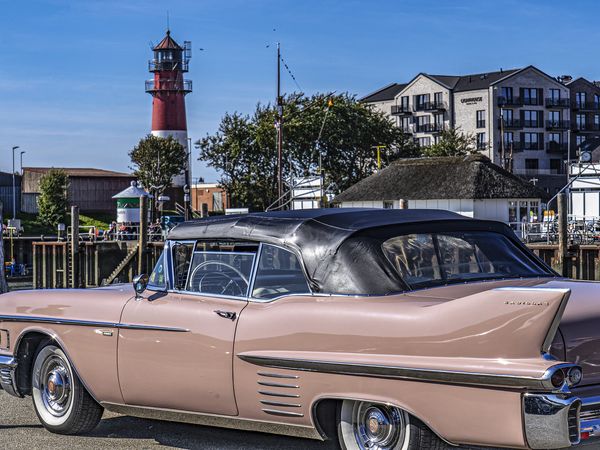 Zum Abschluss der Dithmarscher Kohltage findet am Sonntag, den 22. September, ab 10 Uhr das Oldtimer- & US-Car-Treffen am Fischereihafen in Büsum statt.